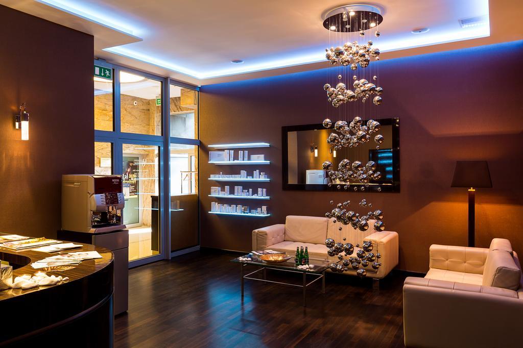Hotel Uroczysko Cedzyna Εξωτερικό φωτογραφία