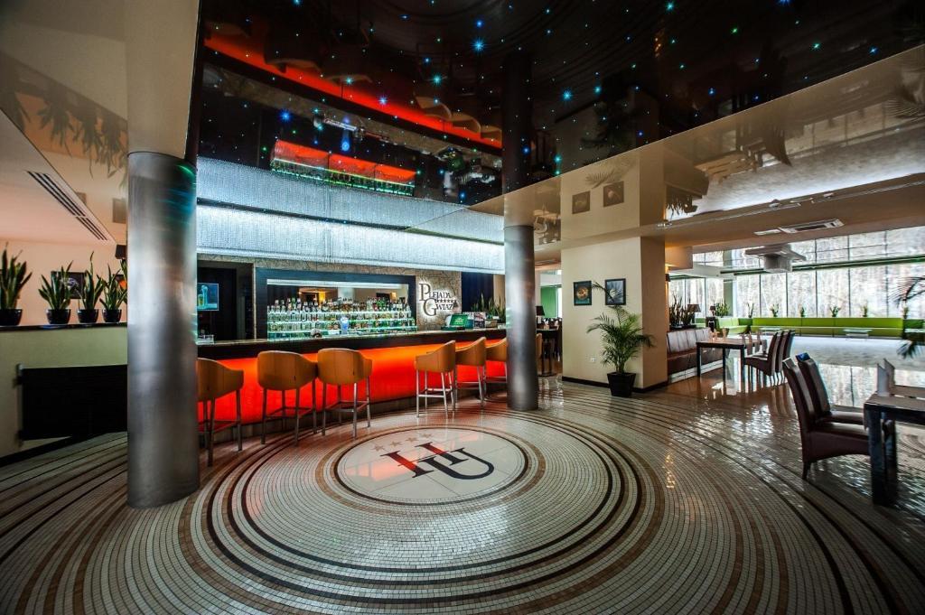 Hotel Uroczysko Cedzyna Εξωτερικό φωτογραφία